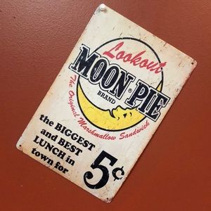 Metal Sign. Moon Pie